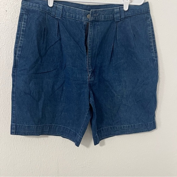 Vintage Dockers Men Pleated Relaxed Medium Wash Denim Shorts Size 38 USA Cotton - Picture 1 of 8